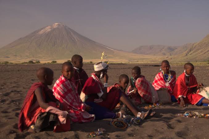 Mount  Oldonyo Lengai climbing